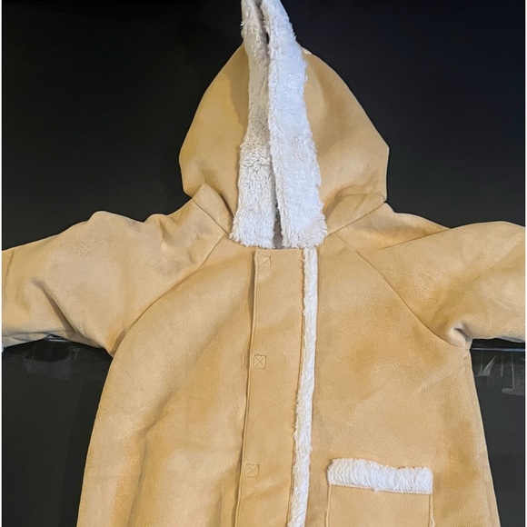 Small Wonders One Piece Winter Outfit. Infant Size 12 Months Beige Onesie. - Picture 4 of 12